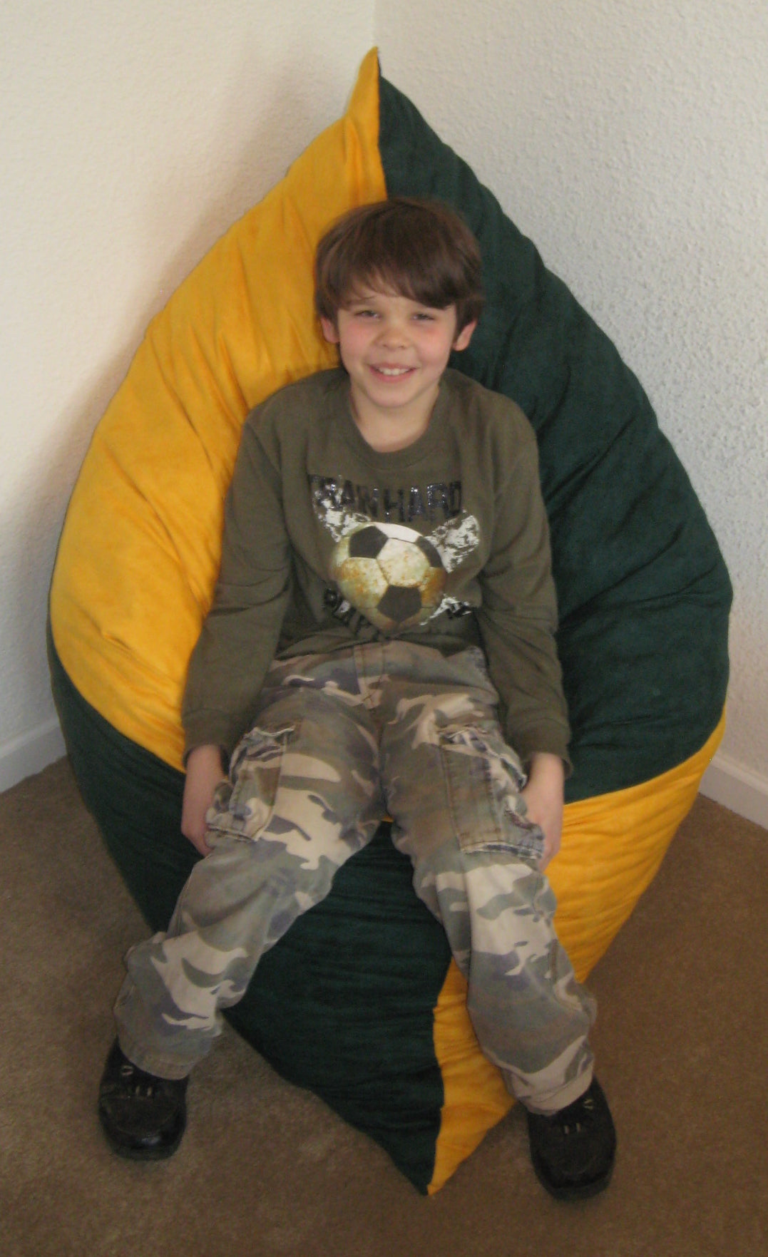 Hug Chair & Crash Pad - The Better Bean Bag!