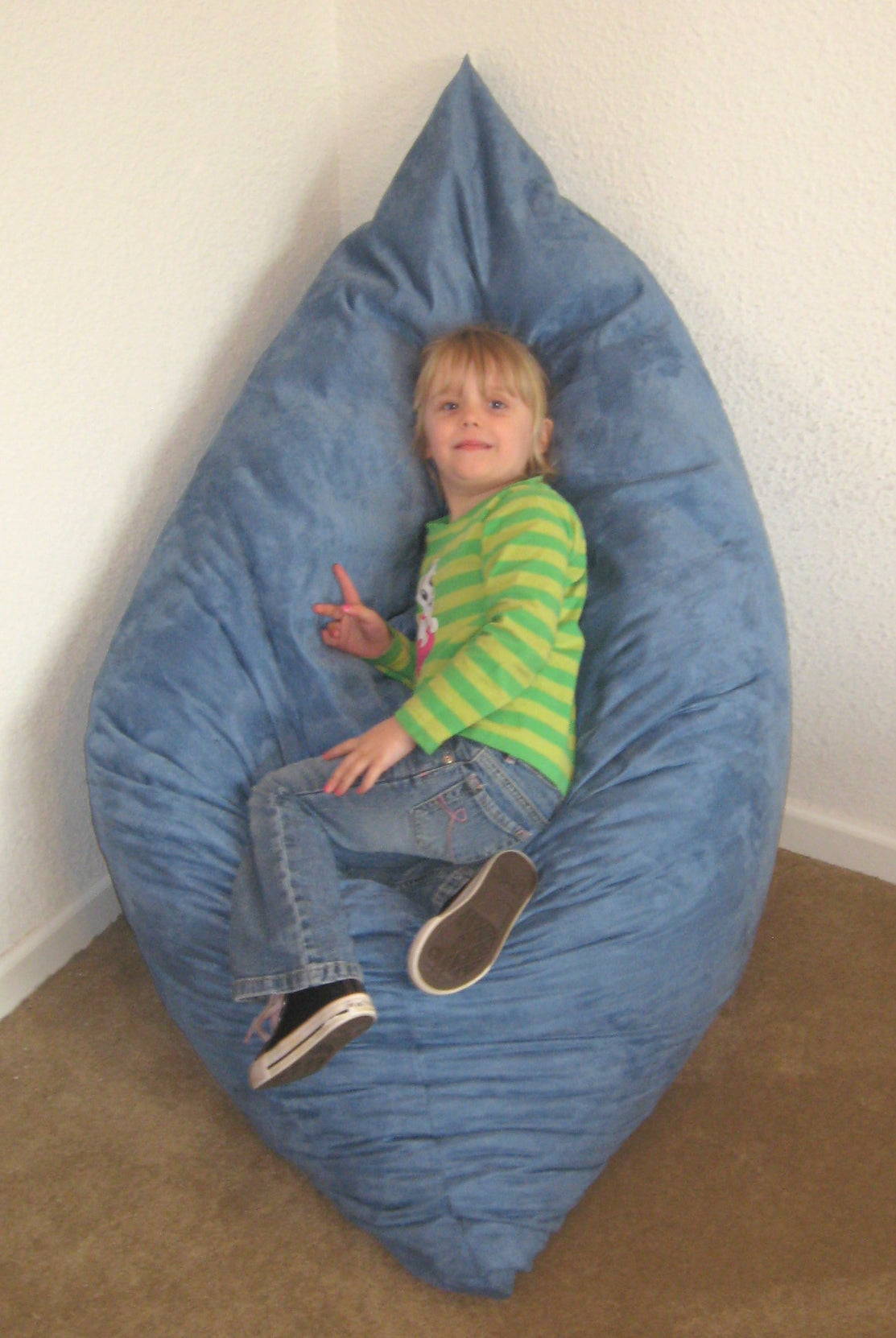Hug Chair & Crash Pad - The Better Bean Bag! – Robb's Pillow